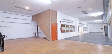 Local polivalente en venta en Arganzuela, calle Canarias
